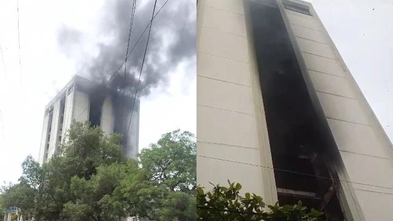 Fire Breaks Out in Building on Shahrah-e-Faisal Karachi, 40 People Trapped on Roof